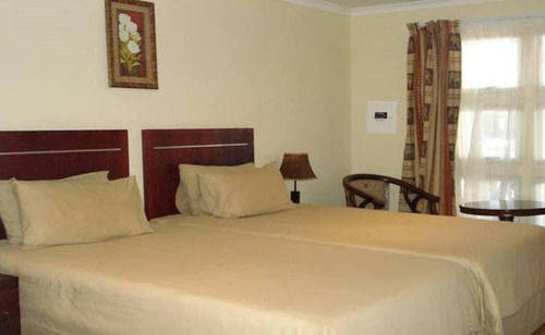 Mokoro Lodge Маун Екстер'єр фото